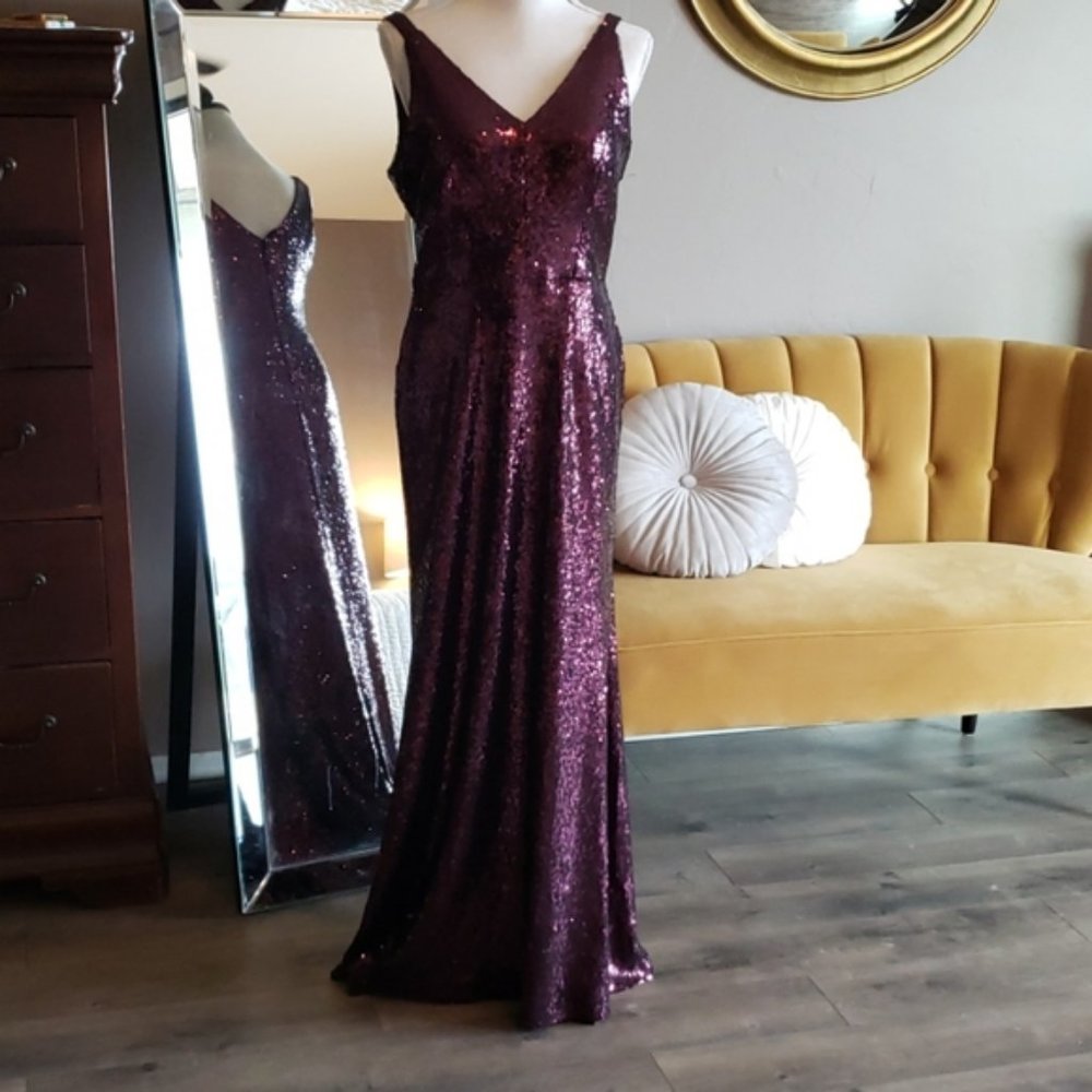 NIGHTWAY MULBERRY V NECK SEQUIN GOWN SZ 12